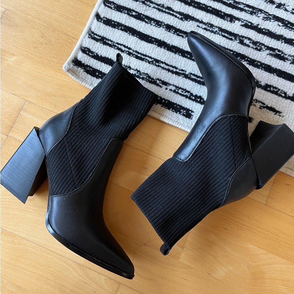 Black Steve Madden booties!